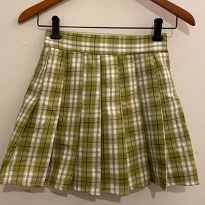 COPY - NWT Princess Polly green white pleated Lona skirt